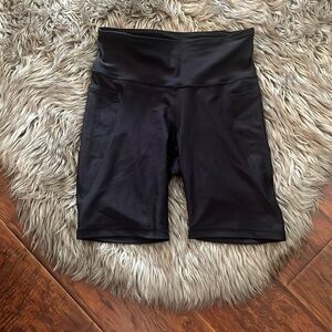 OLD NAVY ACTIVE HIGH RISE BIKE SHORTS M